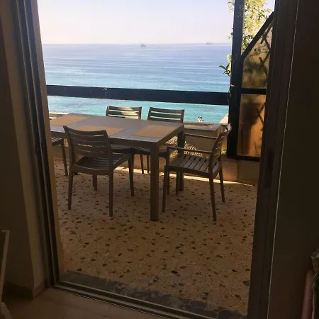 Apartment Seafront